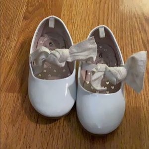 Barely worn little girl’s white dress shoes